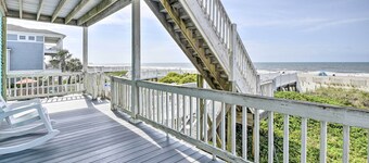 Large-group Getaway - Beachfront Home w/ Pool!