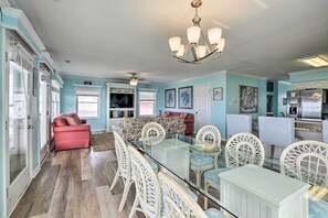 House (5 Bedrooms) | Interior