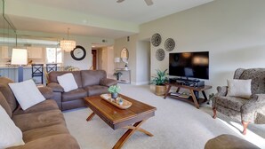 Apartment (2 Bedrooms) | Interior - Resort Amenities: Rancho Mirage Country Club Home (Rancho Mirage)