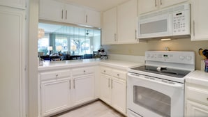 Apartment (2 Bedrooms) | Interior - Resort Amenities: Rancho Mirage Country Club Home (Rancho Mirage)