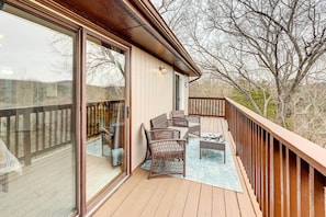 Apartment (3 Bedrooms) | Interior - Holiday Island Vacation Rental w/ 2 Balconies (Eureka Springs)