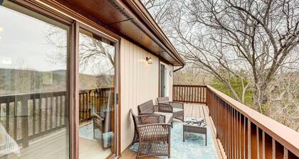 Holiday Island Vacation Rental w/ 2 Balconies