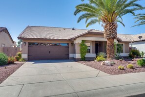 House (4 Bedrooms) | Interior - Lakefront Glendale Home w/ Pool, Boat & Fishing! (Glendale)