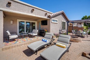 Interior - Lakefront Home w/ Outdoor Oasis in Glendale! (Glendale)