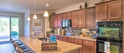 House (4 Bedrooms) | Interior