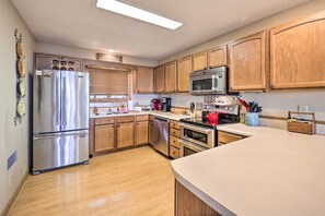 House (4 Bedrooms) | Interior - Deck + Million Dollar Views: Beech Mountain Cabin (Banner Elk)