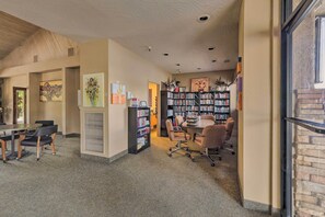 Apartment (2 Bedrooms) | Interior - Sedona Home w/ Golf Course View & Pool Access! (Sedona)