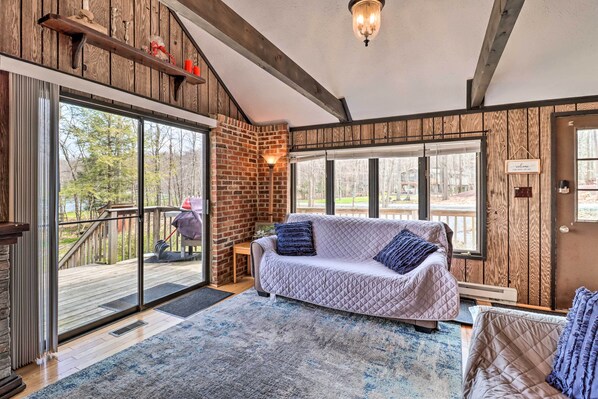 House (3 Bedrooms) | Interior - Pocono Lake Home w/ Fire Pit: Walk to Ski Hill! (Pocono Lake)