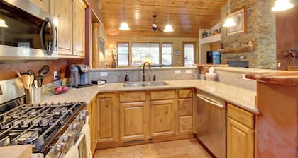 On-site Trails & Deck: Show Low Cabin!