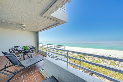 Oceanfront Marco Island Escape w/ Beach Access!
