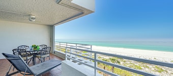 Oceanfront Marco Island Escape w/ Beach Access!