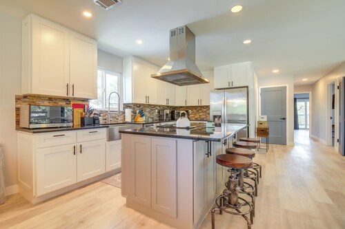 Lago Vista Vacation Rental w/ Fireplace!