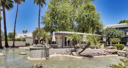 Sleek Phoenix Condo: Walk to Biltmore Fashion Park