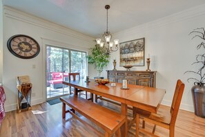 Interior - Flagstaff Hideaway: Private Hot Tub, 4 Mi to Dtwn! (Flagstaff)