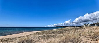 Bright Manistee Condo w/ Beach + Pool Access!