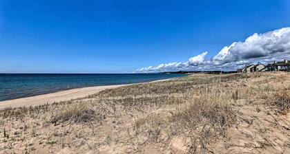 Bright Manistee Condo w/ Beach + Pool Access!