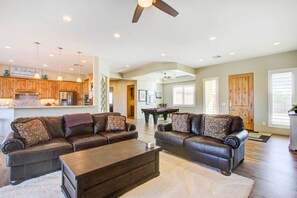 House (4 Bedrooms) | Interior