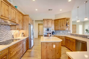 House (4 Bedrooms) | Private kitchen