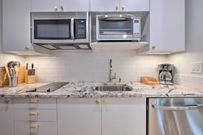 Microwave, dishwasher, coffee grinder, cookware/dishes/utensils - Salt Lake Studio: 5 Miles to Capitol Building! (Salt Lake City)