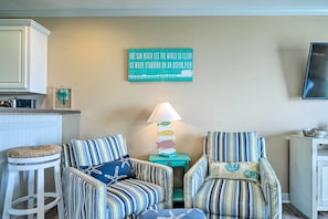 Apartment (2 Bedrooms) | Interior - Ocean-view Oak Island Condo, 1 Block to Beach! (Oak Island)
