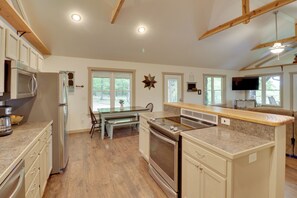 單棟房屋 (3 Bedrooms) | 內部