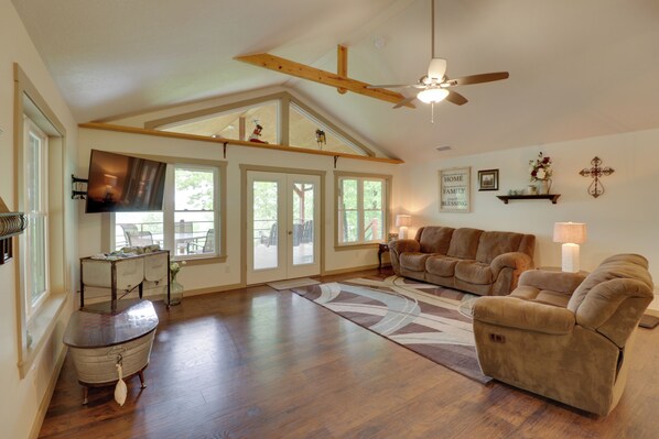 單棟房屋 (3 Bedrooms) | 客廳