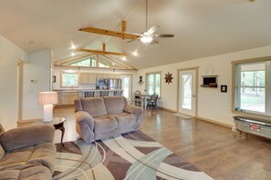 House (3 Bedrooms) | Interior