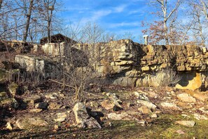 House (3 Bedrooms) | Interior - 'bullfrog Bluff' Mountain View Cabin w/ Deck! (Mountain View)