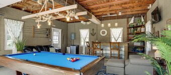 Hot Tub & Lake Access at Poconos Getaway!