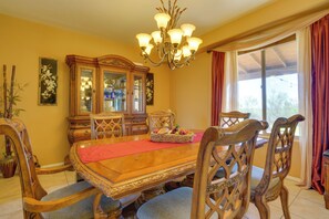 House (4 Bedrooms) | Interior