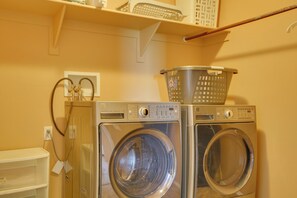 House (4 Bedrooms) | Interior - 9 Mi to Sahuarita Lake Park: Getaway w/ Game Room (Vail)