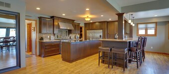 Expansive Retreat on 5 Acres in Shakopee!