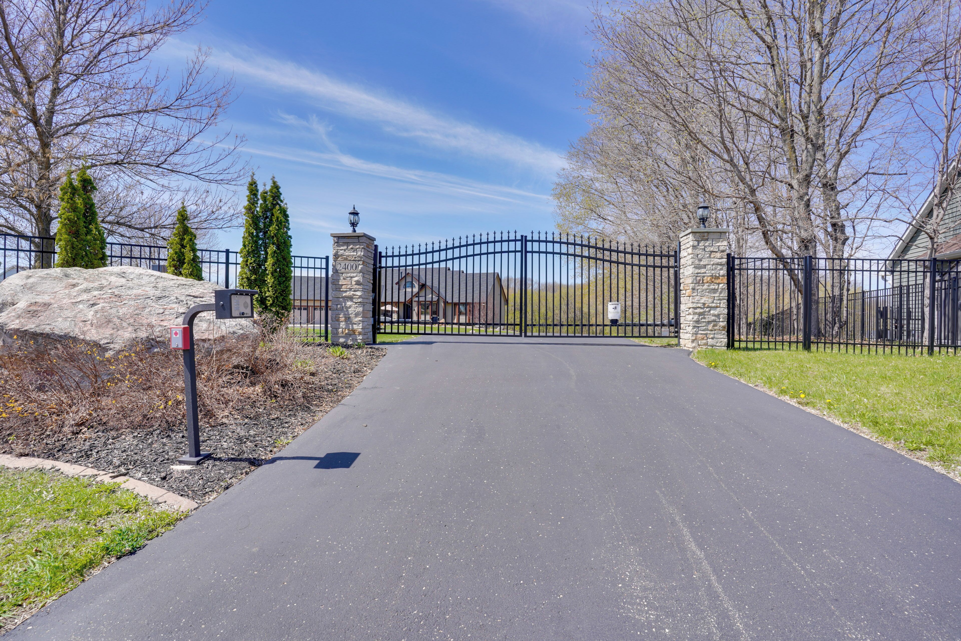 House (6 Bedrooms) | Interior