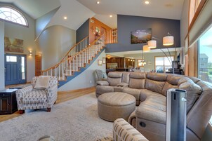 House (6 Bedrooms) | Interior