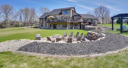 Expansive Retreat on 5 Acres in Shakopee!