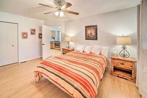 House (3 Bedrooms) | Interior - 'the Crooked Pot Cabin' Near Hiking + Dining! (Pine)