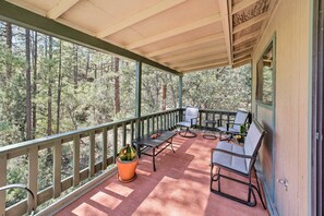 House (3 Bedrooms) | Interior - 'the Crooked Pot Cabin' Near Hiking + Dining! (Pine)