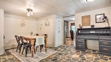 Cottage (2 Bedrooms) | Interior