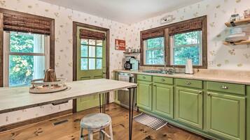Cottage (2 Bedrooms) | Interior