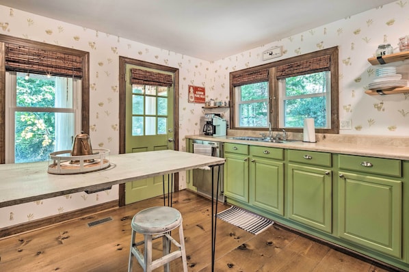 Interior - Whimsical Bat Cave Cottage w/ Fire Pit! (Hendersonville)