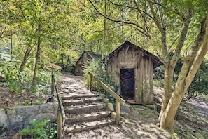 Interior - Whimsical Bat Cave Cottage w/ Fire Pit! (Hendersonville)