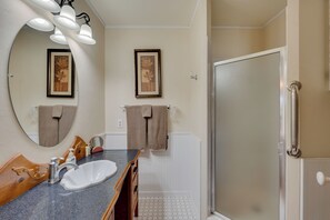 Interior - Loveland Townhome: Walkable to Lake & Park! (Loveland)