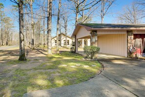 Interior - Lakefront Hot Springs Village Vacation Rental! (Hot Springs Village)