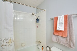 Apartment (2 Bedrooms) | Interior - Lakefront Hot Springs Village Vacation Rental! (Hot Springs Village)