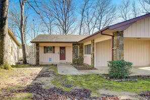 Interior - Lakefront Hot Springs Village Vacation Rental! (Hot Springs Village)