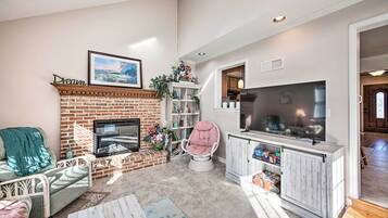 House (4 Bedrooms) | Front of property