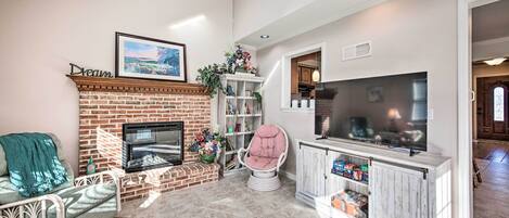 House (4 Bedrooms) | Front of property
