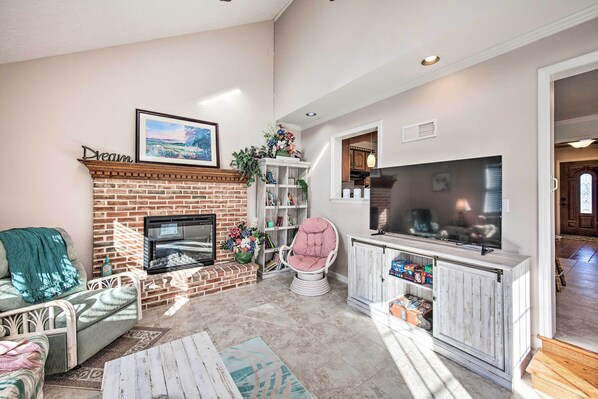 House (4 Bedrooms) | Front of property