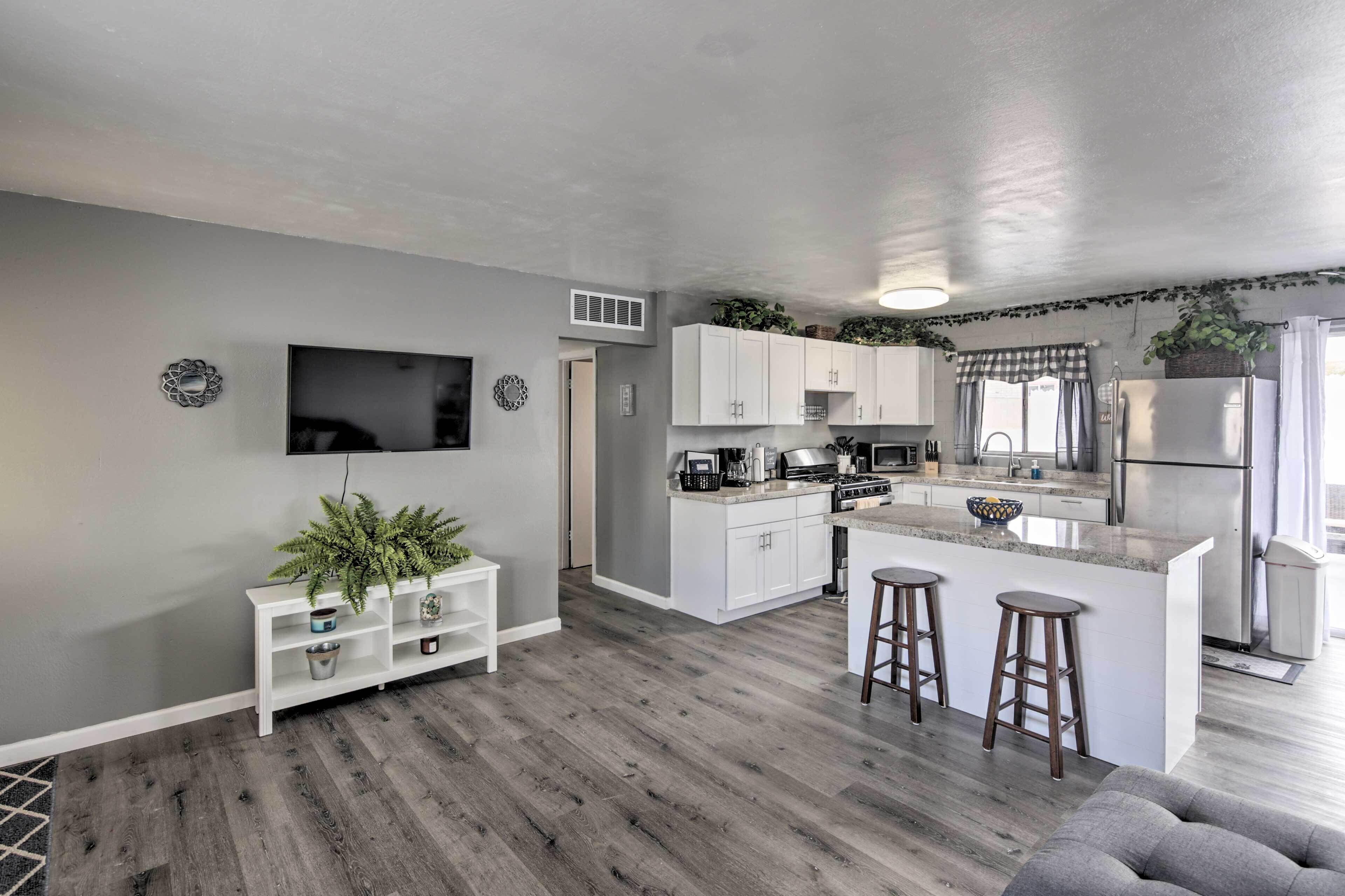 微波爐、烤箱、爐台、鍋具/餐盤/廚房用品