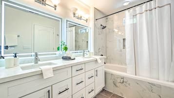 House (4 Bedrooms) | Bathroom